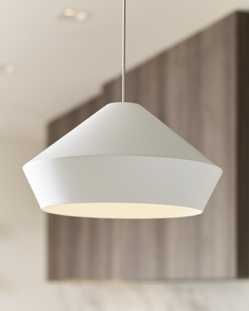 Brummel Pendant Alt Image