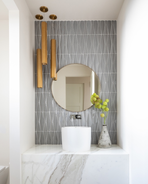 Blok Large MonoPoint Pendant, Aged BrassPhoto: Nicole Dianne Photography
<br>Designer: Robin Wilson, ADG Designer/Specifier
