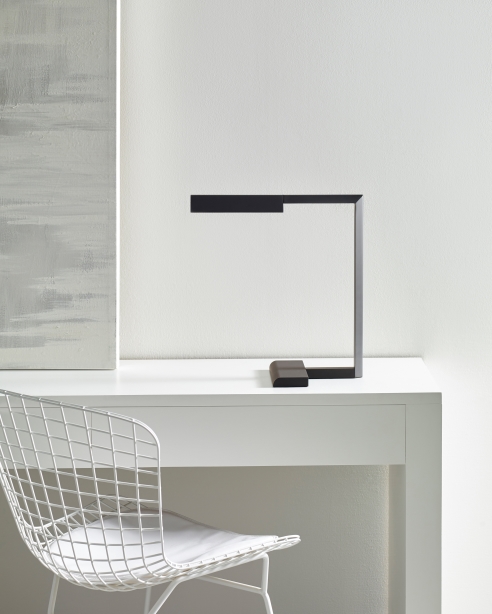 Dessau 16 Table Lamp Alt Image