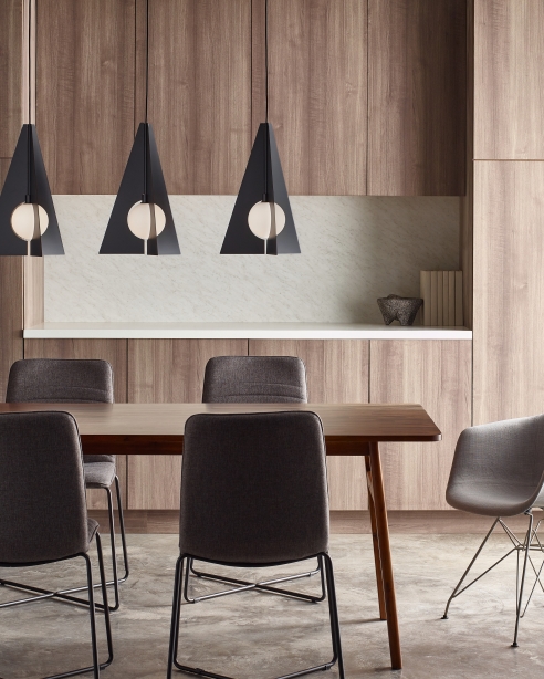 Orbel Pyramid: Matte Black