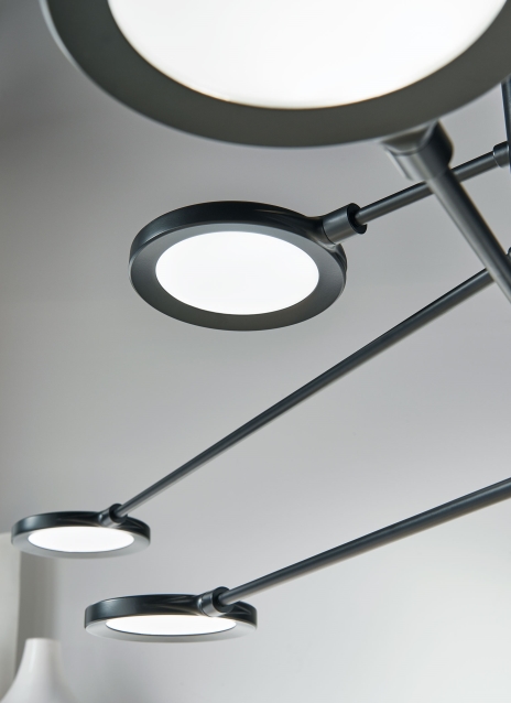 Spectica 8 Chandelier Alt Image