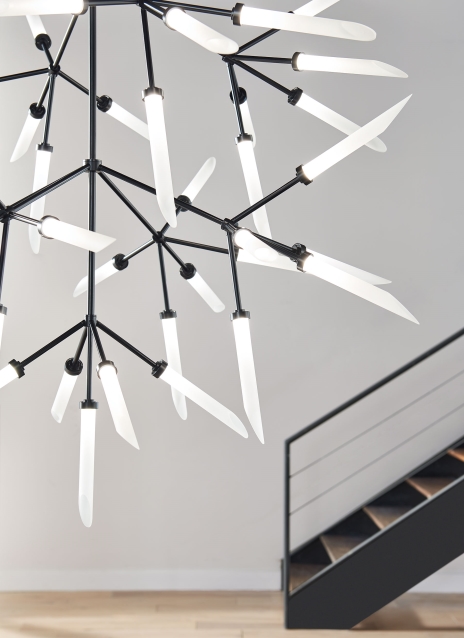Spur Grande Chandelier Alt Image
