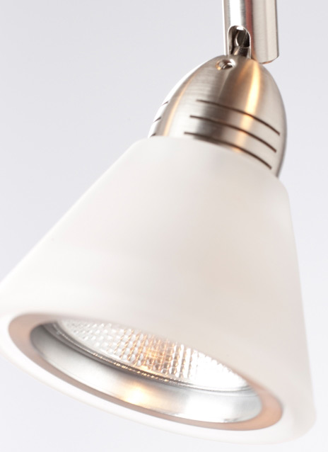 Tilt Head Alt Image