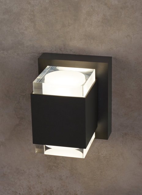 Voto 6 Outdoor Wall Alt Image
