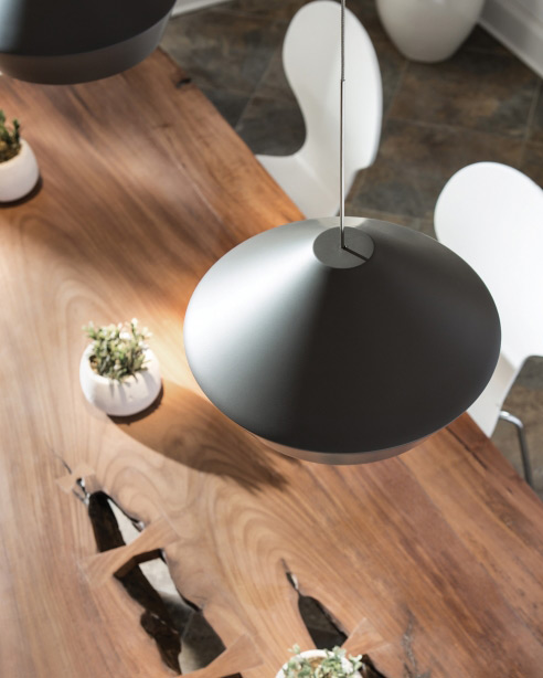 Brummel Pendant Alt Image